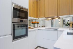 In the heart of Santa Cruz next to Giralda