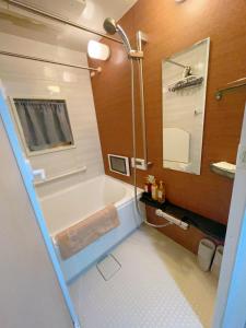 Rest House Niponbashi 憩Central downtown 1min fm station, 2mins walk to Kuromon Market,Dotombori, upto 3ppl