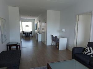 Gella Strömbergintie 8