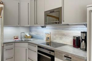 Friesenperle 11, Feldstraße