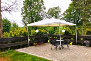 Apartment in a fantastic location just 20 m from Lake Boruja in Rekowo