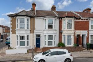 Cosy & Stunning 5 Bedroom House Great for Groups Southsea - LONG TERM STAY WINTER SPECIAL OFFER AVAILABLE! - by Blue Puffin Stays