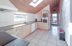 Lovely Home In Rødby With Kitchen
