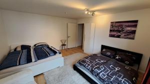 5 bedrooms with 6 beds - 3 bathrooms - roof terrace