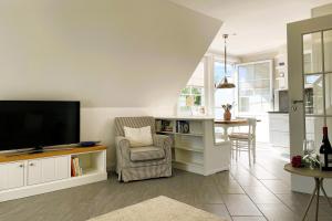 Haus am Stadtwald OG - Lütt Eilun &amp#404&amp#41, Grünstreifen