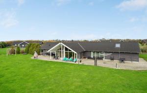 6 Bedroom Amazing Home In Idestrup