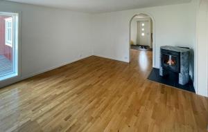 4 Bedroom Stunning Home In Ljungby