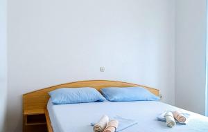 1 Bedroom Lovely Apartment In Vir