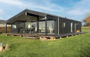 Amazing Home In Rønde With House Sea View