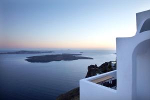 Honeymoon Petra Villas Santorini Greece