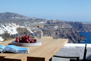 Honeymoon Petra Villas Santorini Greece