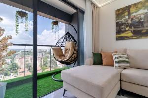 Casa Inikas -Elegant 1BR at Riara One Junction Mal