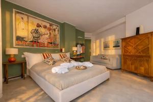 Molo Angioino Suites