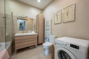 LX191 2P design & coloré face gare - Balcon & clim