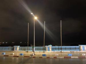 Petit et serviable à 10min de laéroport