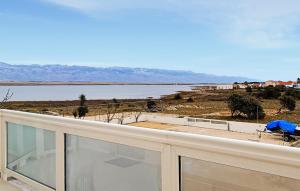 Awesome Apartment In Vir With Wifi