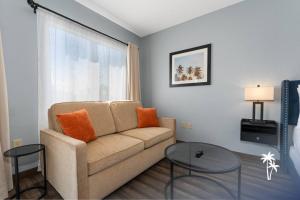Superior Central Condo with Balcony 7 Min to Universal