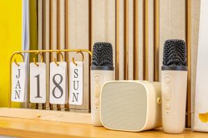 MOA Staycation Haven Cozy 1BR Retreat with Balcony at Shore 3