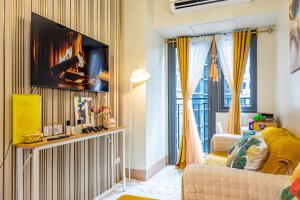 MOA Staycation Haven Cozy 1BR Retreat with Balcony at Shore 3