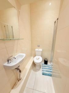 10 minutes to Camdem Town Suites