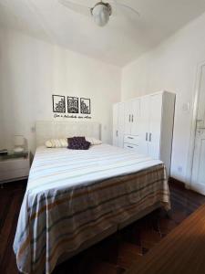 Casa de 2 andares até 7 hóspedes - três quadras do Metrô, Ar condicionado, Wi-Fi 50mps, Garagem