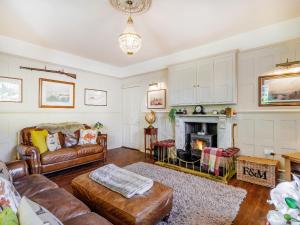 Llwynhelig House - Uk46395