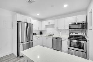 West Brickell #2 Renovated 2 2 Apt + Parking