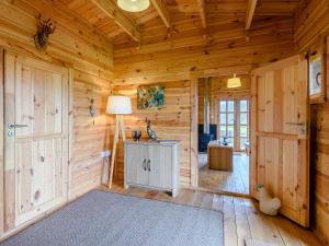 Halfmoon Wood - Ukc2194