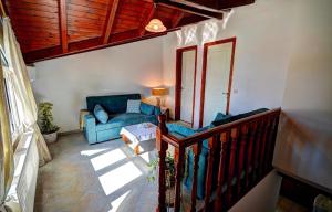 Yiannis seafront apartment