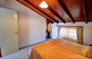 Yiannis seafront apartment