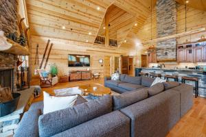 Mountain Side Lodge