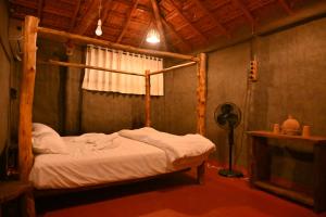 Tribal Wood Stay