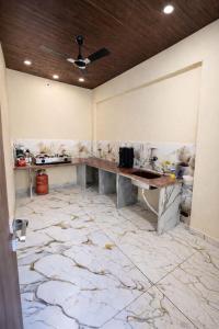 Delightful 5000 Sq ft Private Farm Stay with Garden