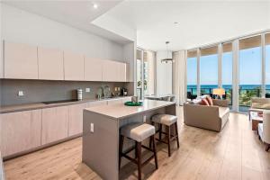 Ocean Front Corner 2 Bedroom Low Floor