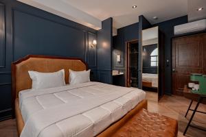 The Midnight Bloom Suite