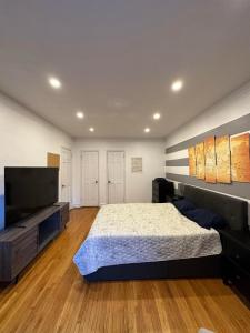 2 Spacious Bedrooms in Rego Park