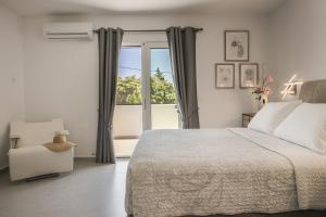 Ai Helis Summer House