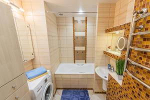 2к квартира поруч із Олімпійським із укриттям у будинку, Жилянська, 45