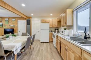 Fish, Bike and Hike! Wooded Irons Getaway Near River