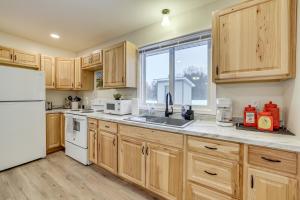 Fish, Bike and Hike! Wooded Irons Getaway Near River