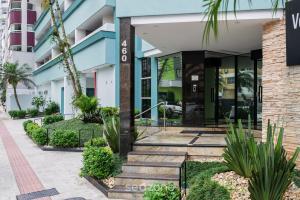 Apto c varanda 400m do mar vista BC RFT505