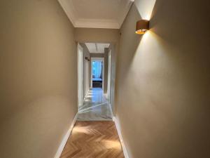 New In Center 2 bedroom 7 stars