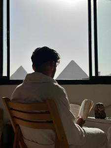 panoramic pyramids view with jacuzzi