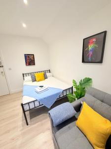 10 minutes to Camdem Town Suites