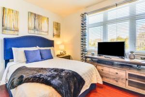Studio Retreat with Pool, Trails and Lake Access