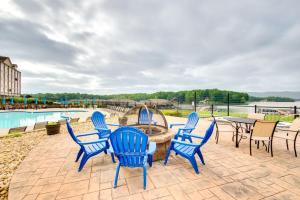Studio Retreat with Pool, Trails and Lake Access