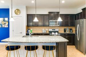 Near Disney Family-Friendly Getaway with Pool!