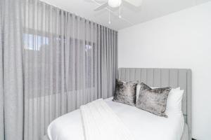 Charming 2BR Near Monte Casino, Fourways - Sandton