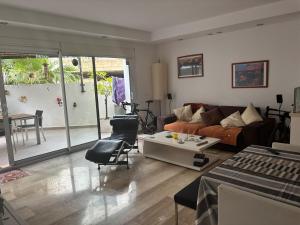 Spacious open plan ground floor apartment