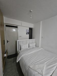 NAIROBI SMART ROOMS and ACCOMODATIONS and AirBnBs Along Thika Road near TRM